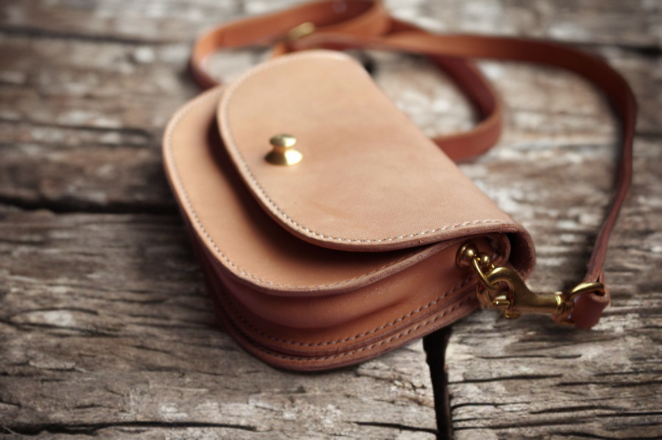 本革ミニショルダーバッグ（受注制作）スマホショルダー | iichi