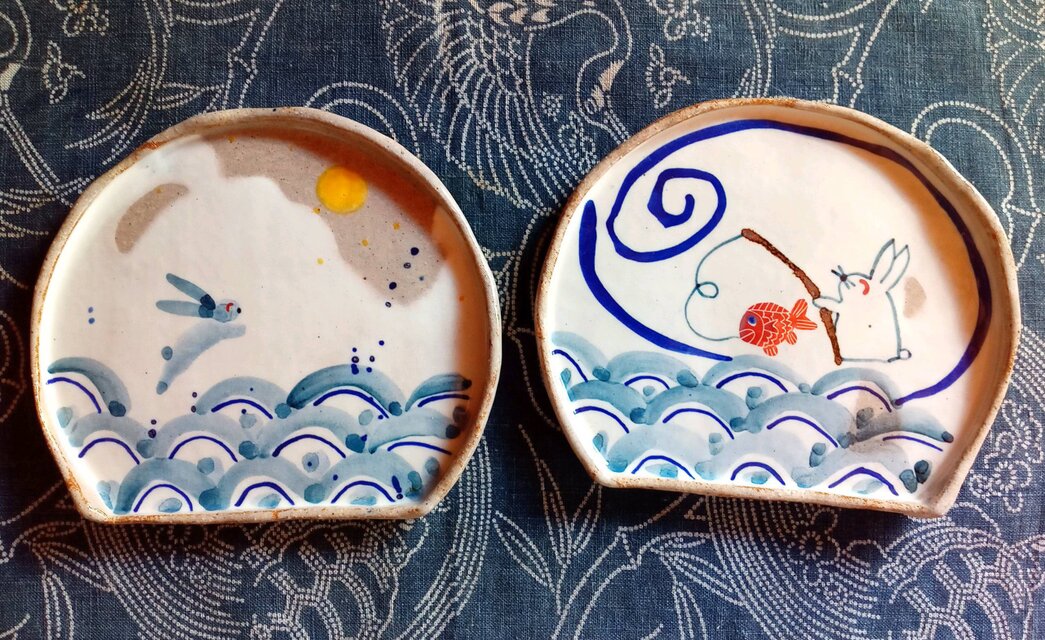 うさぎの半月小皿