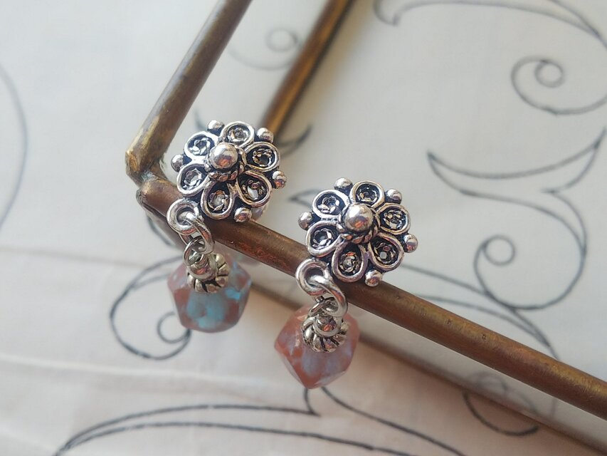 アンティーク サフィレット（約7.7㎜）silver925flowerピアス | iichi