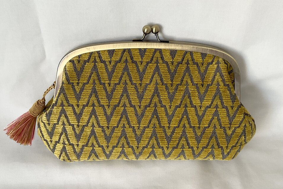 クラーククラーク　ベルベット生地　親子がま口クラッチバッグ