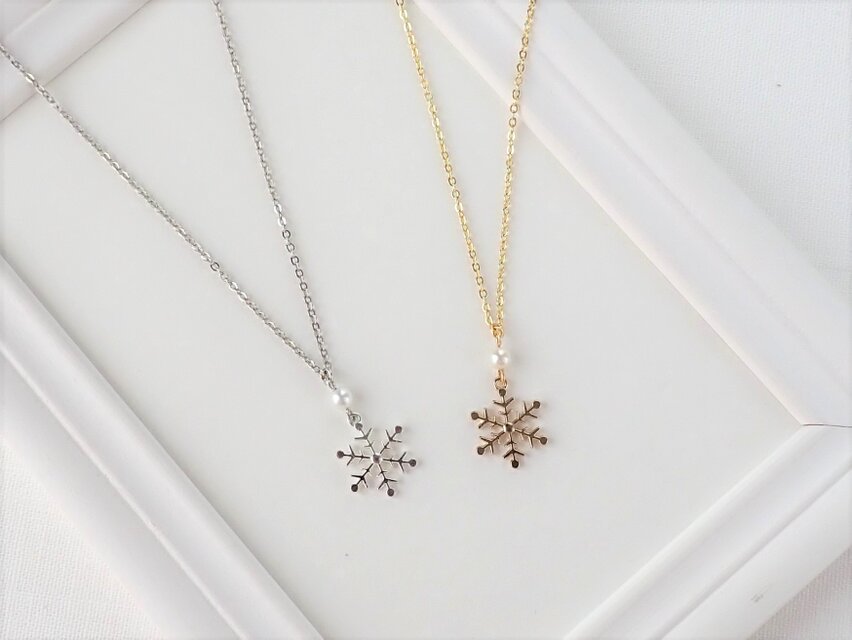 雪とパールのネックレス