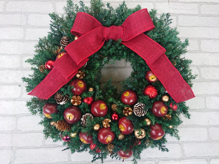 りんごと赤いリボンのリース