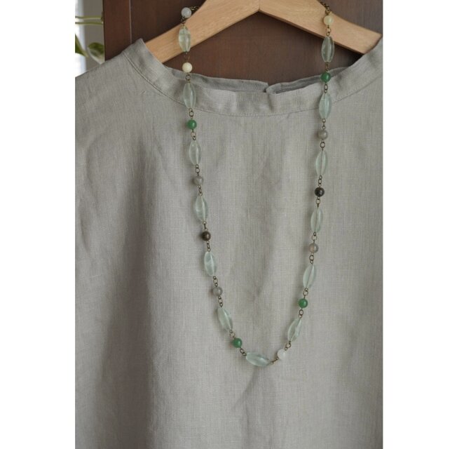 大粒フローライトのロングネックレス