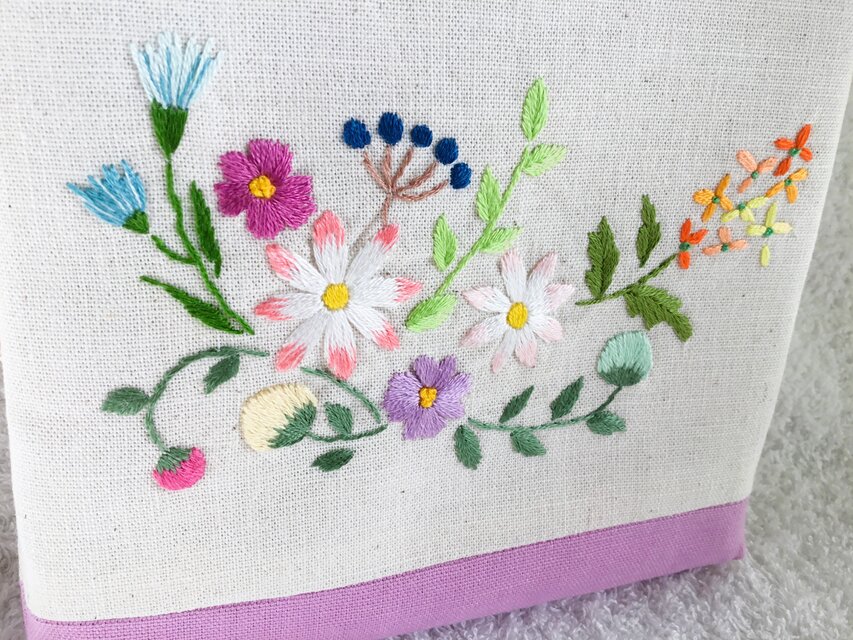 花刺繍の巾着・マゼンダ | iichi 日々の暮らしを心地よくする