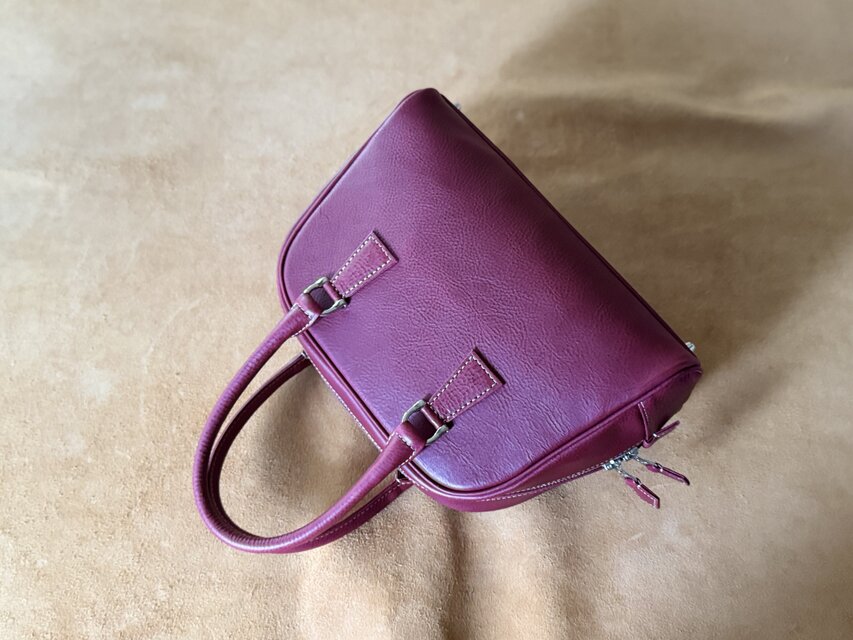 高級イタリアンレザー使用　ボストンバッグ