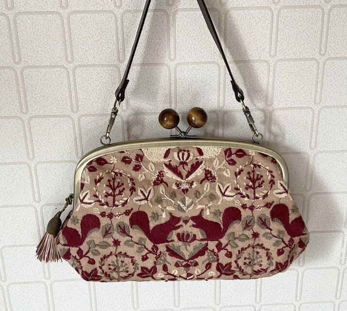 点と線模様　リスノモリ　木玉親子がま口長財布バッグ　　