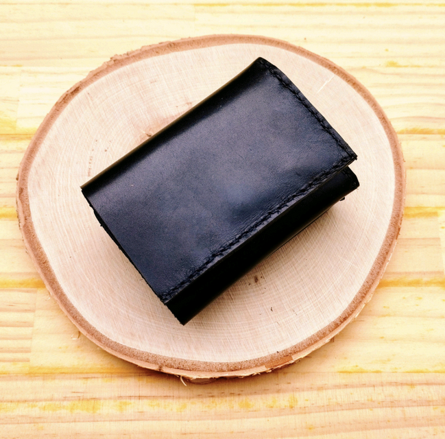 イタリアンレザー】身軽にキマる♪手縫いの三つ折り財布（革/ミニ財布