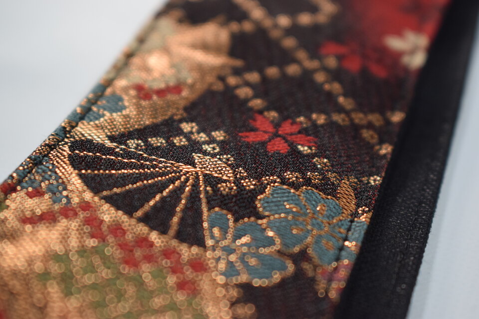 和柄 ギターストラップ 金襴 桜と扇 | Handmade Japanese Guitar Strap