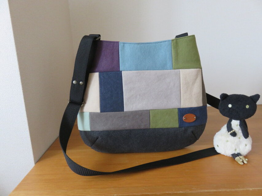帆布パッチワークのおにぎり型ショルダーバッグ②