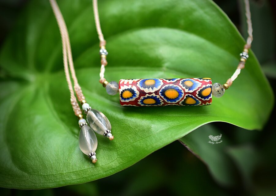 大昔の記憶☆モロッコ産アンティークビーズネックレス779 | iichi 日々