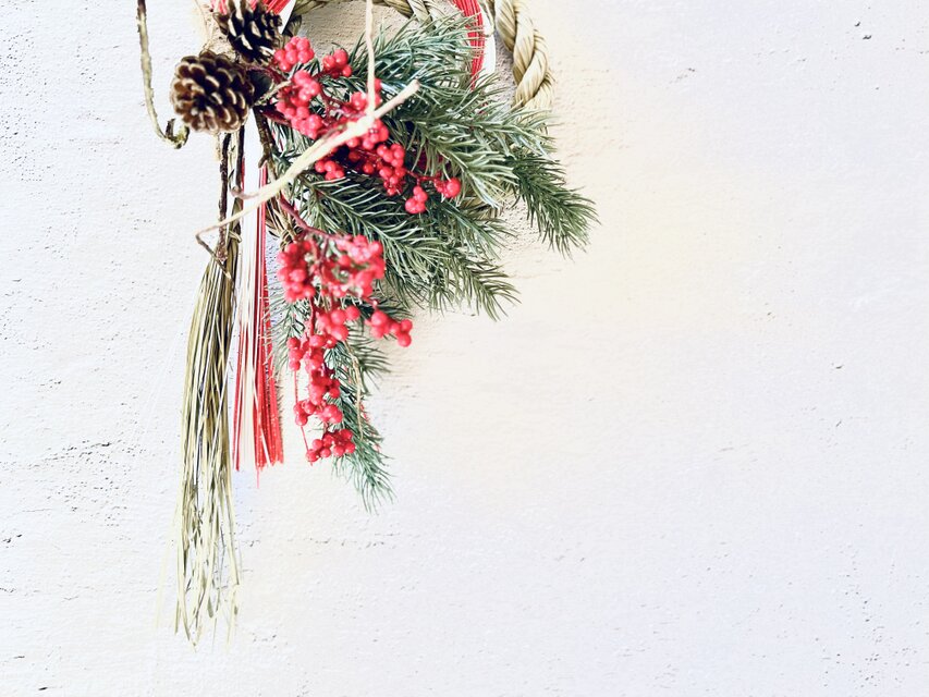 2023しめ縄飾り 松と南天・紅白の水引しめ縄のお正月飾り お正月 