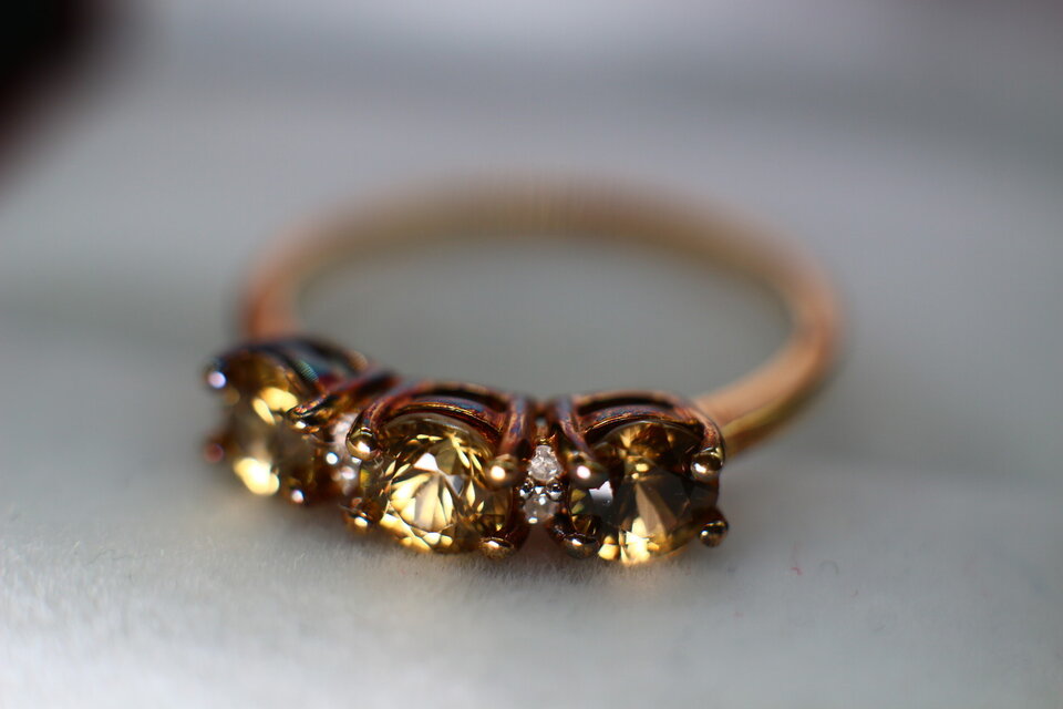 ゴールド レディース 指輪 英国 ビンテージ リング ダイアモンド ジルコン 鑑定付 宝石 J33