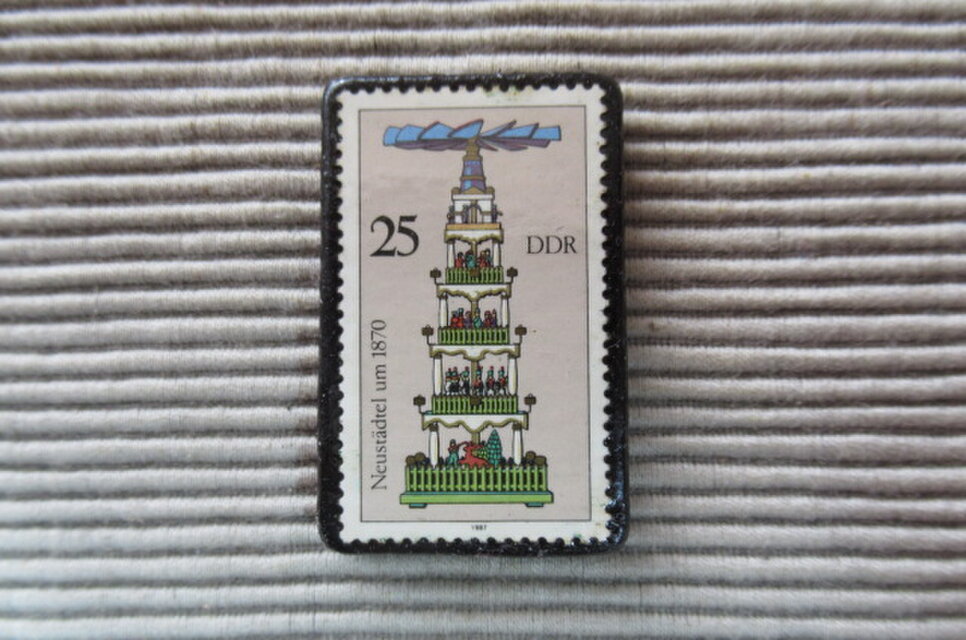 東ドイツ　クリスマス切手ブローチ8402