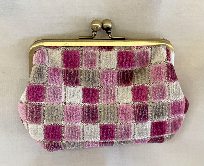 輸入ベルベット生地　がま口ポーチ　