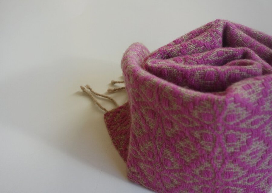 手織りカシミアマフラー・アンティークローズ