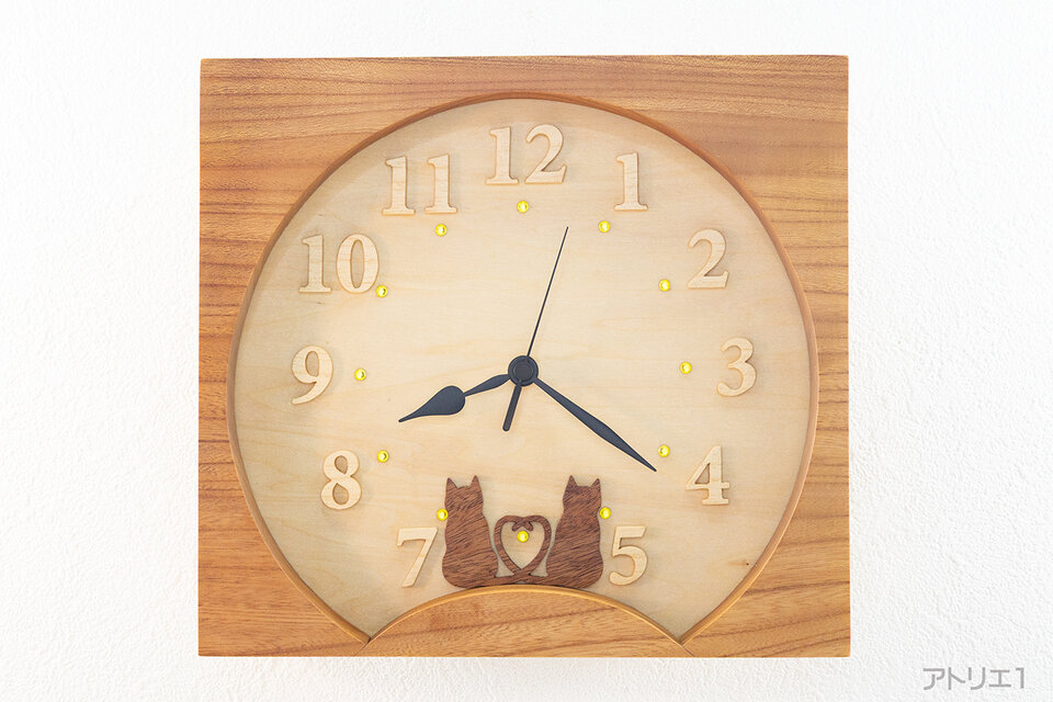 仲良し猫のお月見時計