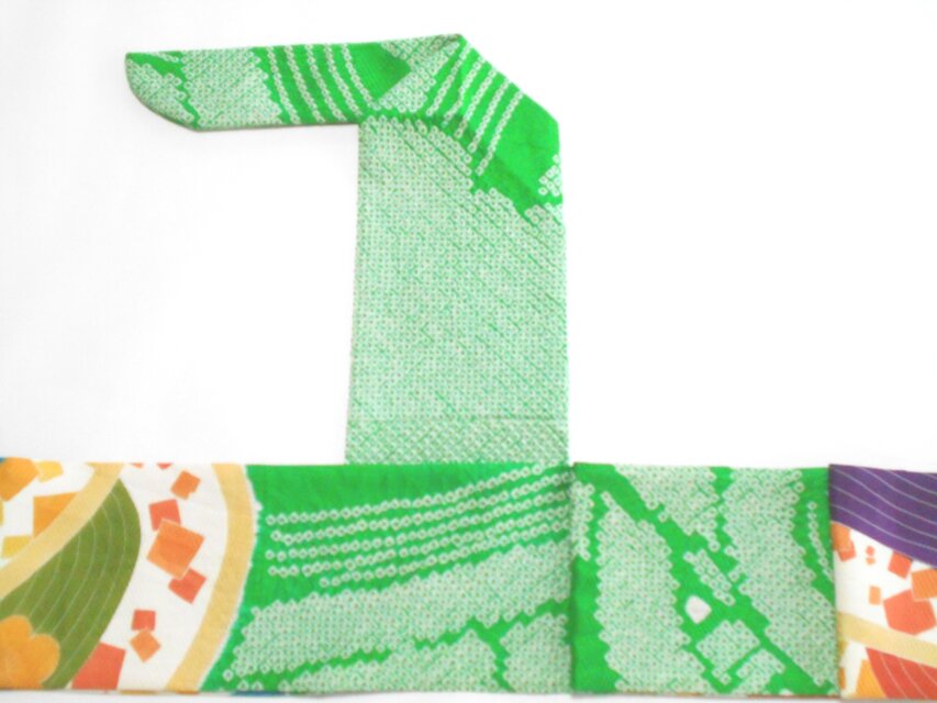 弓巻き 黄緑絞り振袖　正絹