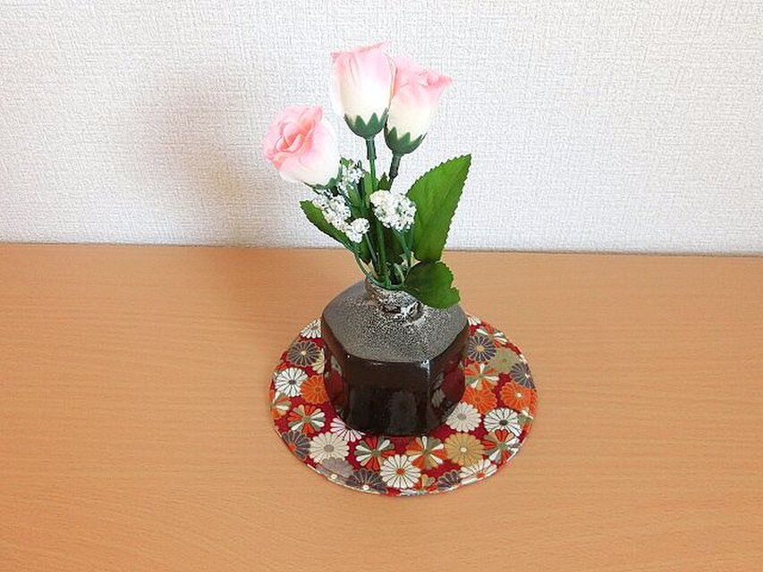 置物用敷物 マット 円形 花瓶、植木鉢などの敷物に 金彩花柄 | iichi