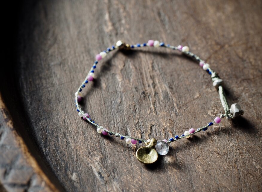 ミスティックトパーズ 真鍮チャーム 天然石ミックス 編み込みブレスレット