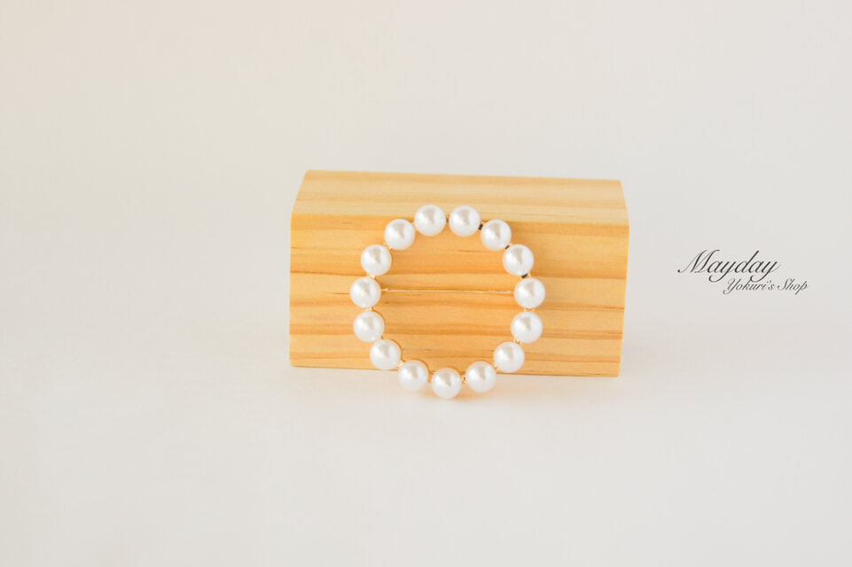 『上品なパールサークルのブローチ』卒園式　入学式　結婚式　セレモニー　フォーマル