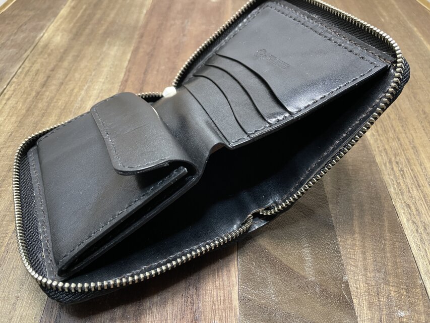 つぎはぎリザード革のラウンドファスナー二つ折り財布（縦型） | iichi