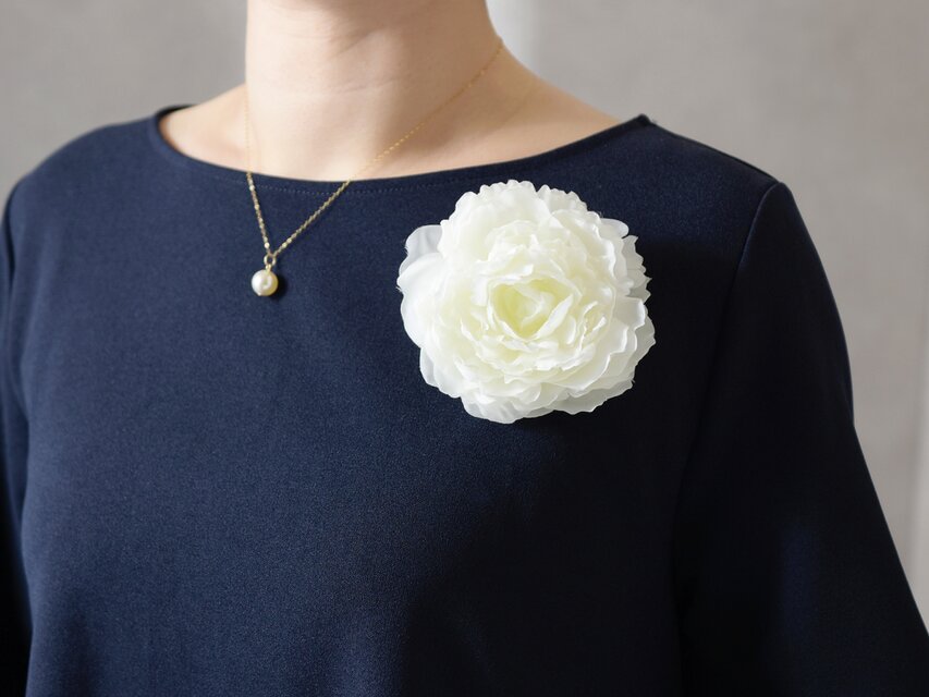 【コサージュ・ブローチ】大輪・華やかで繊細なお花