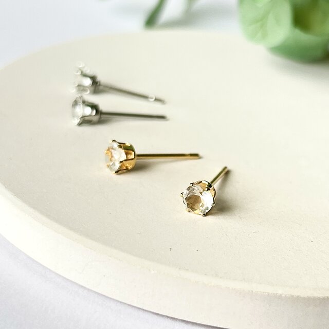 ゴールデンラブラドライトのシンプル立爪ピアス（ゴールドorシルバー）