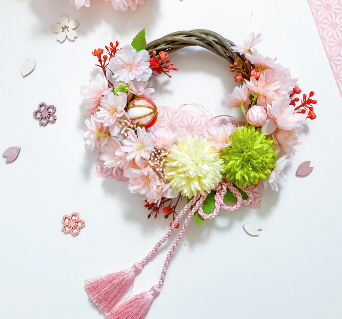 春風桜と春色マムのリース | iichi 日々の暮らしを心地よくする