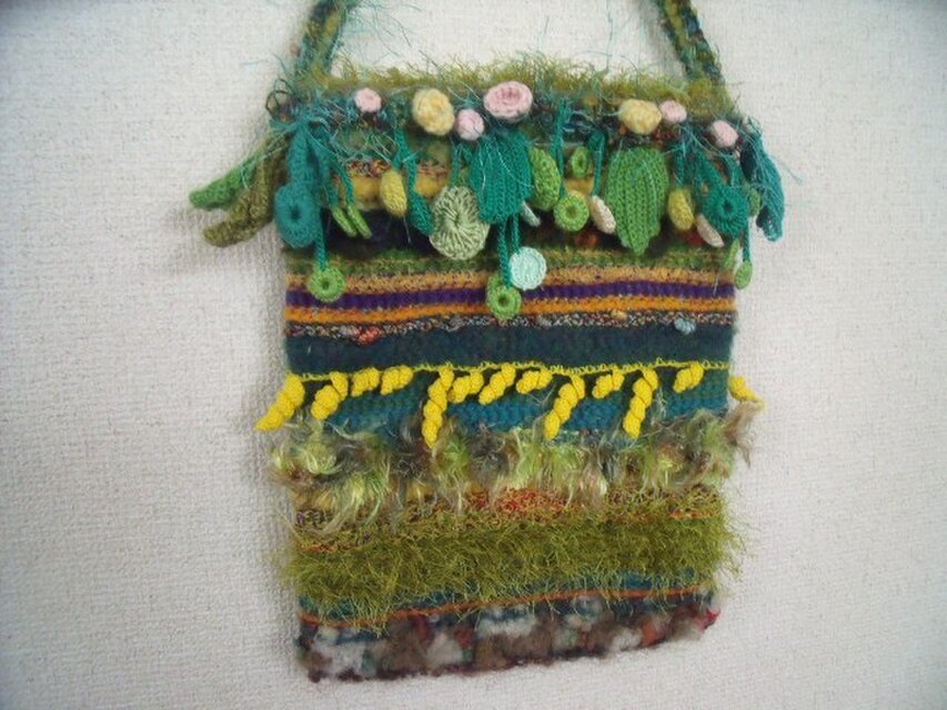 毛糸のぺたんこバッグ