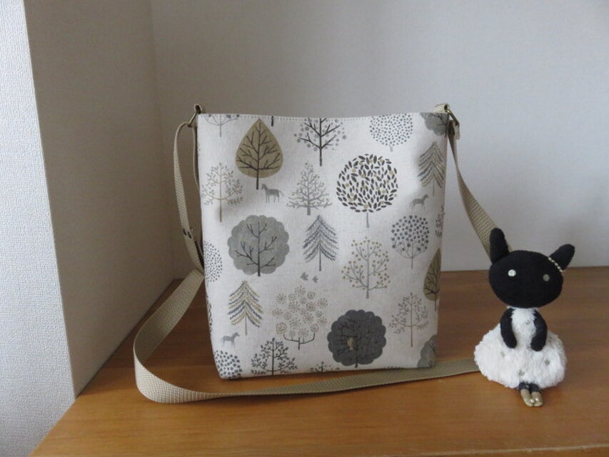 北欧風綿麻生地のシンプルショルダーバッグ