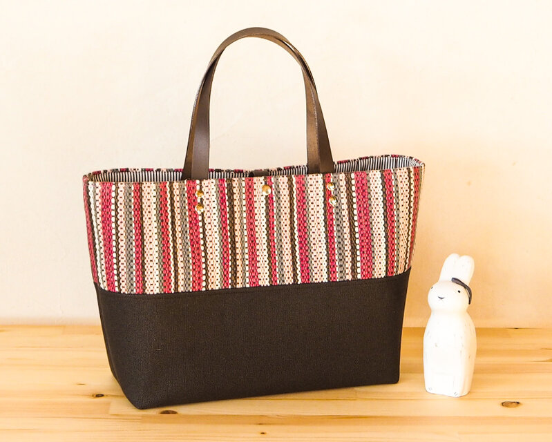 手織りノルディックカラーストライプの横長トート（ローズ）