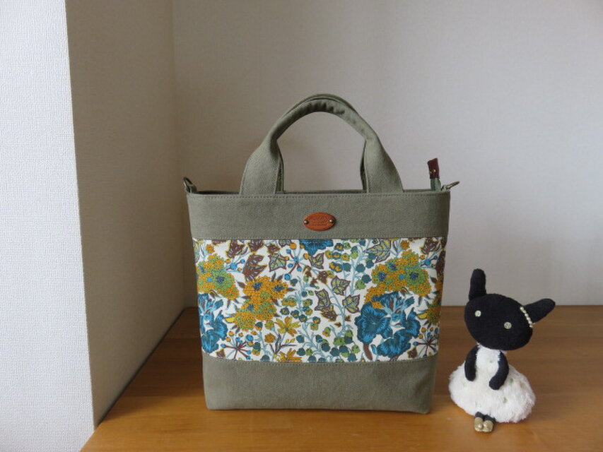 リバティ　エドナを使った２wayファスナー付きトートバッグ