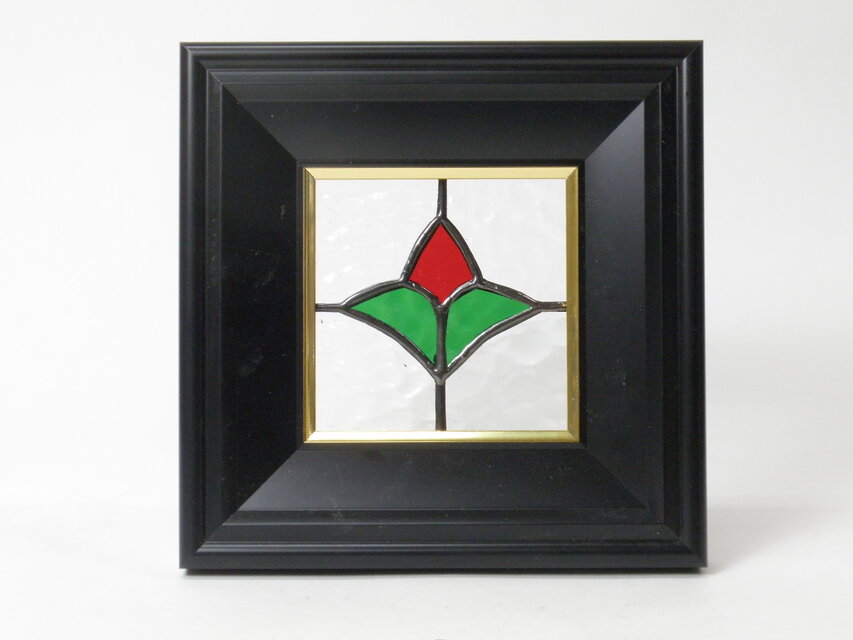 ステンドグラス 花模様 黒フレーム