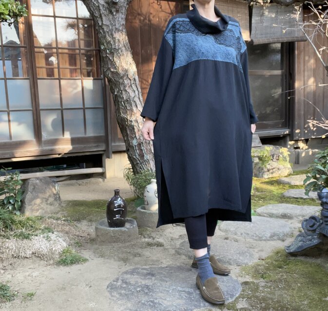 【通販大阪】〇ワンピース　着物リメイク　手作り　絹　絞り　黒 ショルダーバッグ