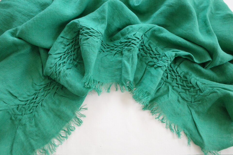 スモッキング刺繍の大判ストール・green