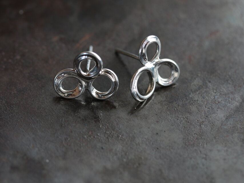 錫のピアス　TOLOLY　しずくs