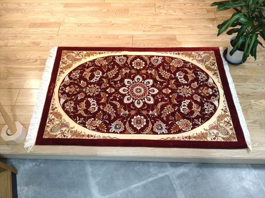 ペルシャ絨毯 クム産 サイーディ工房 シルク 手織り絨毯 120x78cm