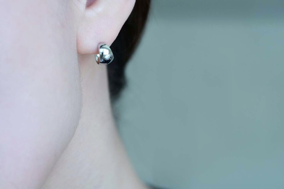 フープピアス 1mm×10mm シンプル地金ピアスPt900-