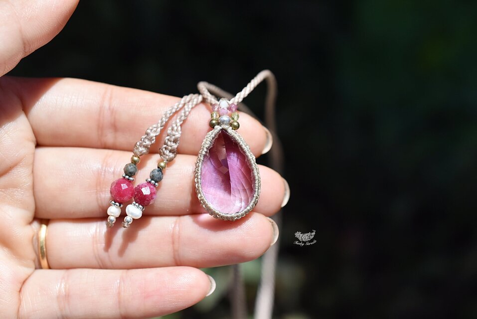 アメジスト　マクラメネックレス アメジスト原石 （ブラジル産）マクラメ編みペンダントネックレス