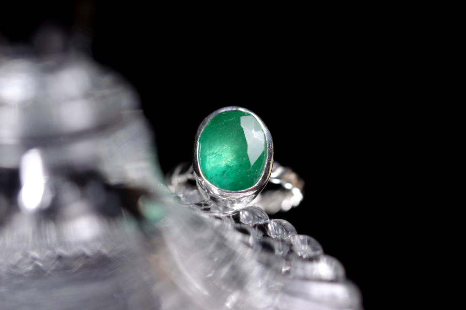 New Arrival☆新作 ☆『エメラルド』☆の世界でひとつの天然石リングsilver925