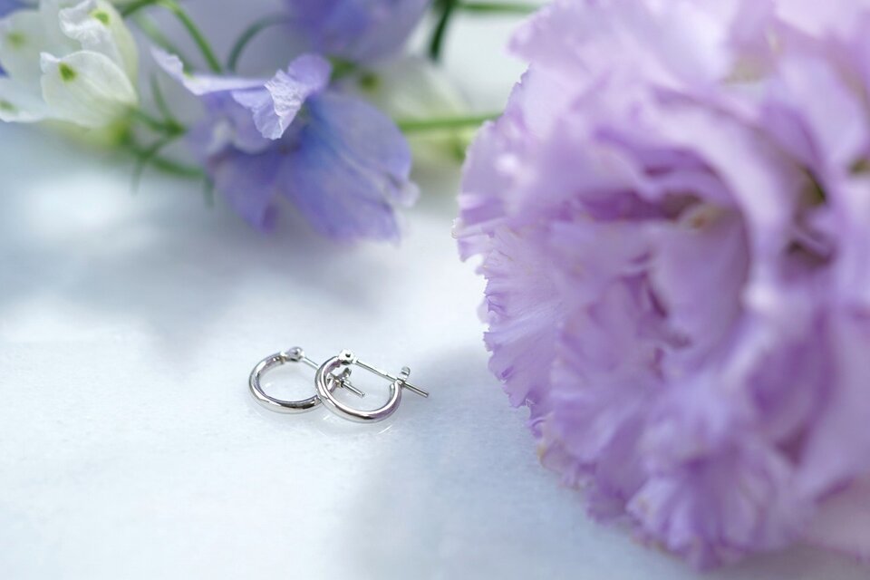 送料無料】Pt900 1.5mm×10mm フープピアス ペア | iichi 日々の暮らし 