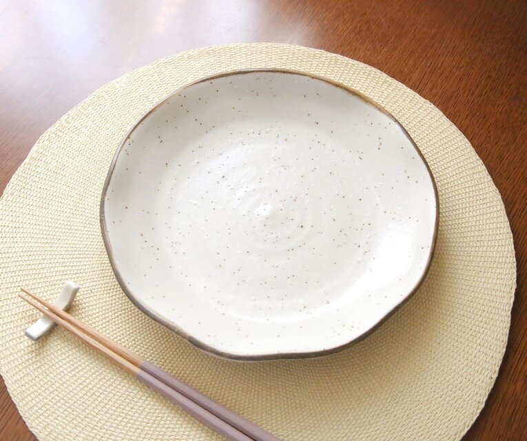 白御影土 10枚花弁の輪花皿