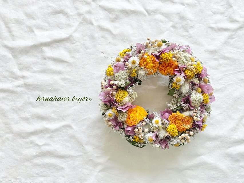 ブーゲンビリアとラナンキュラスのリース*