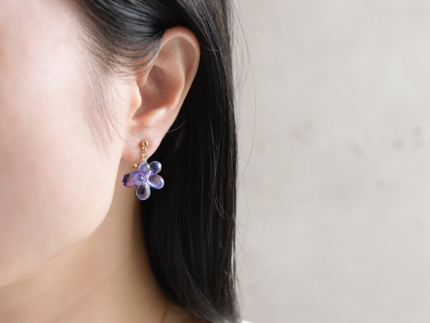リニューアル【イヤリング】紫陽花 ガラス | iichi 日々の暮らしを