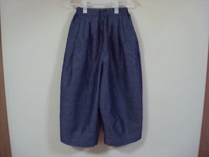 夏の一枚に！「コクーンパンツ」