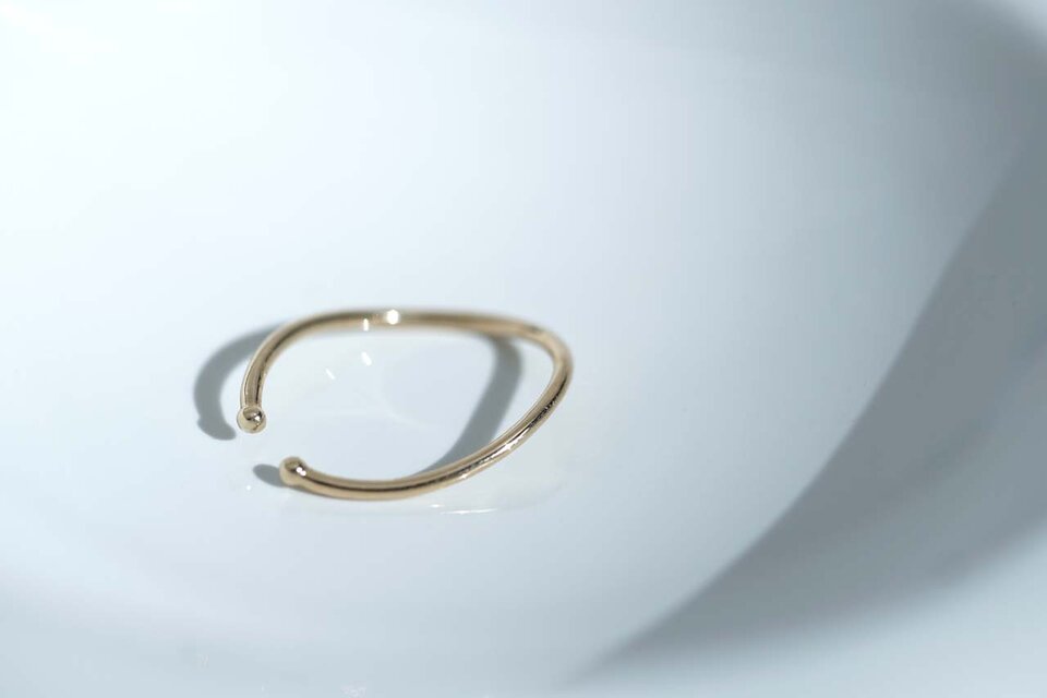 K10 イエローゴールド ウェーブイヤーカフ 【片耳】