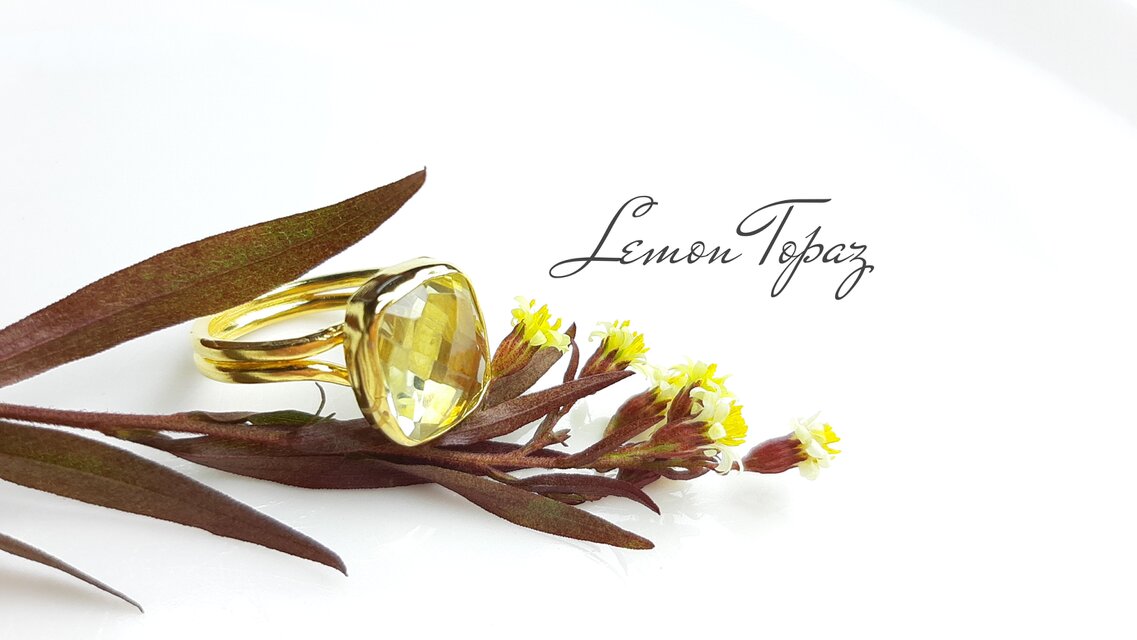 最新作☆『煌めくLemonTopaz』の世界でひとつの天然石リング