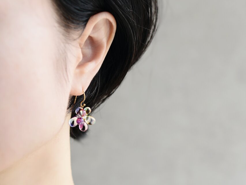 14kgfピアス】カラフルなのに上品 淡い虹色 レインボー花火 | iichi
