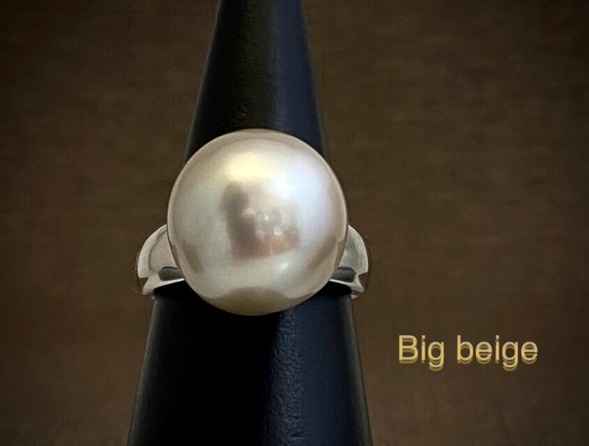 Big Beige（ビッグベージュ）