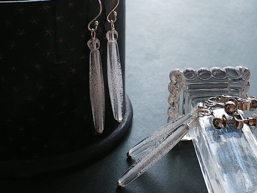 ヴィンテージ　粉雪のように美しい　Silver925製ピアスまたはイヤリング